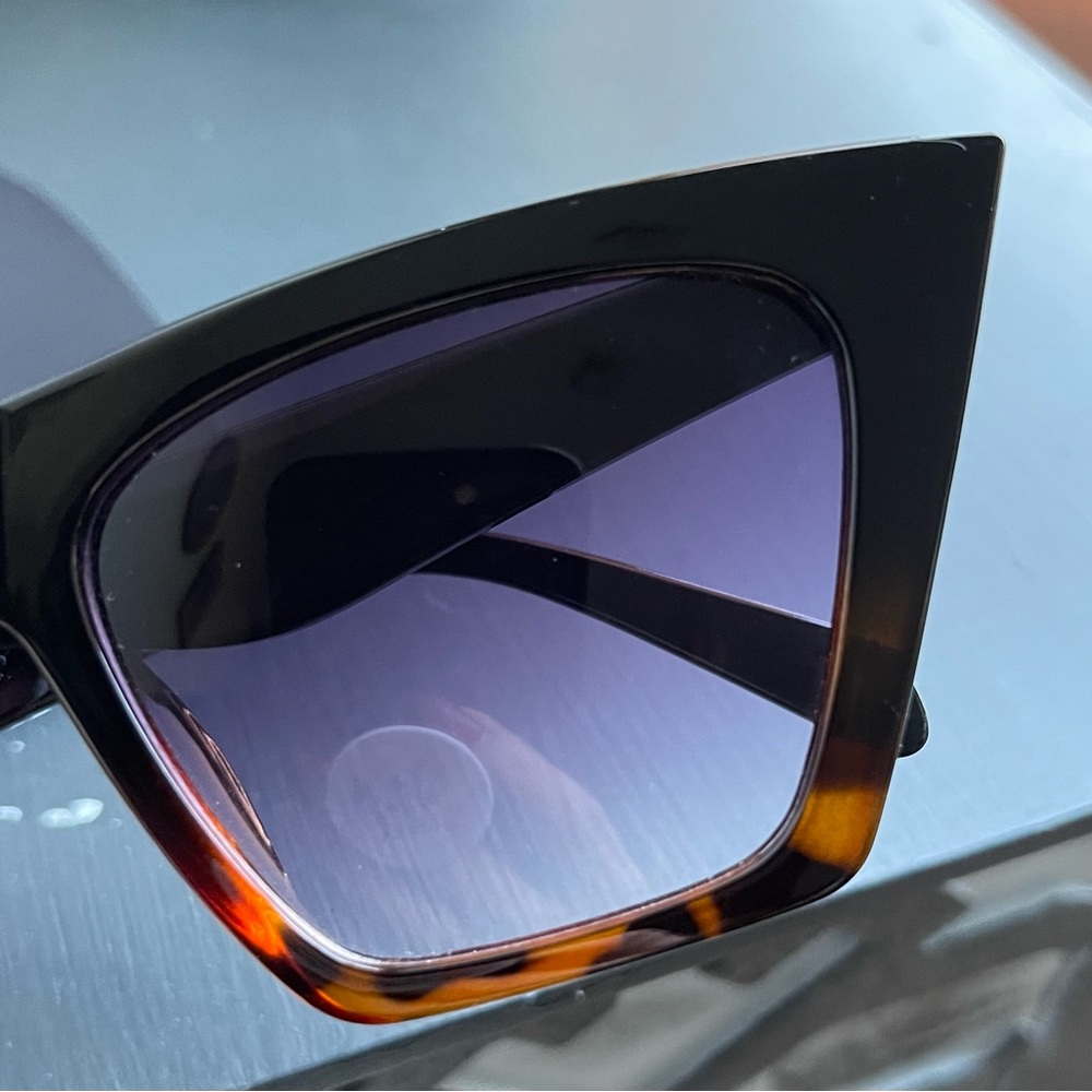 Tortoise Shell Square Sunglasses - Picture 7 of 8